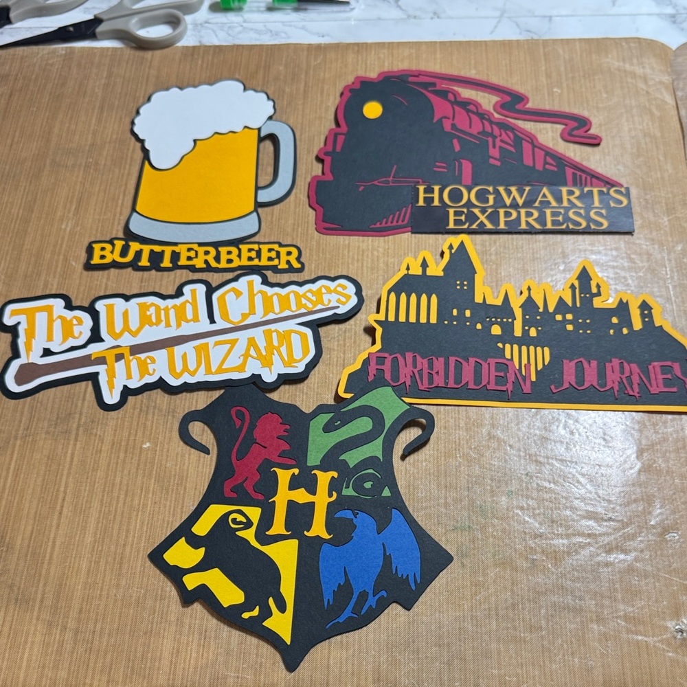 Source Unknown Harry Potter-Themed Sticker Set — Yellow, Red, Black, Blue, Green